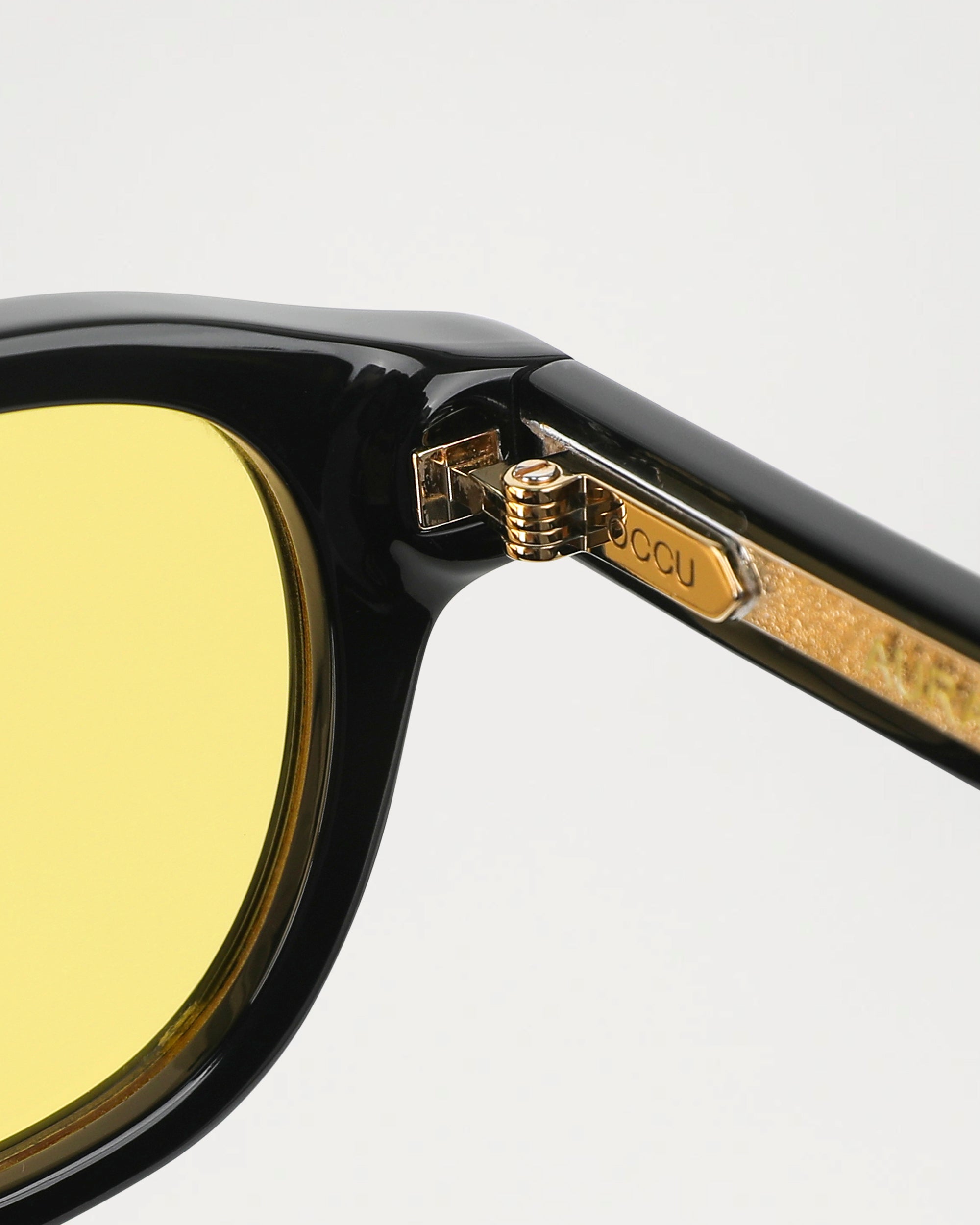 Auve (Blue light blocker)