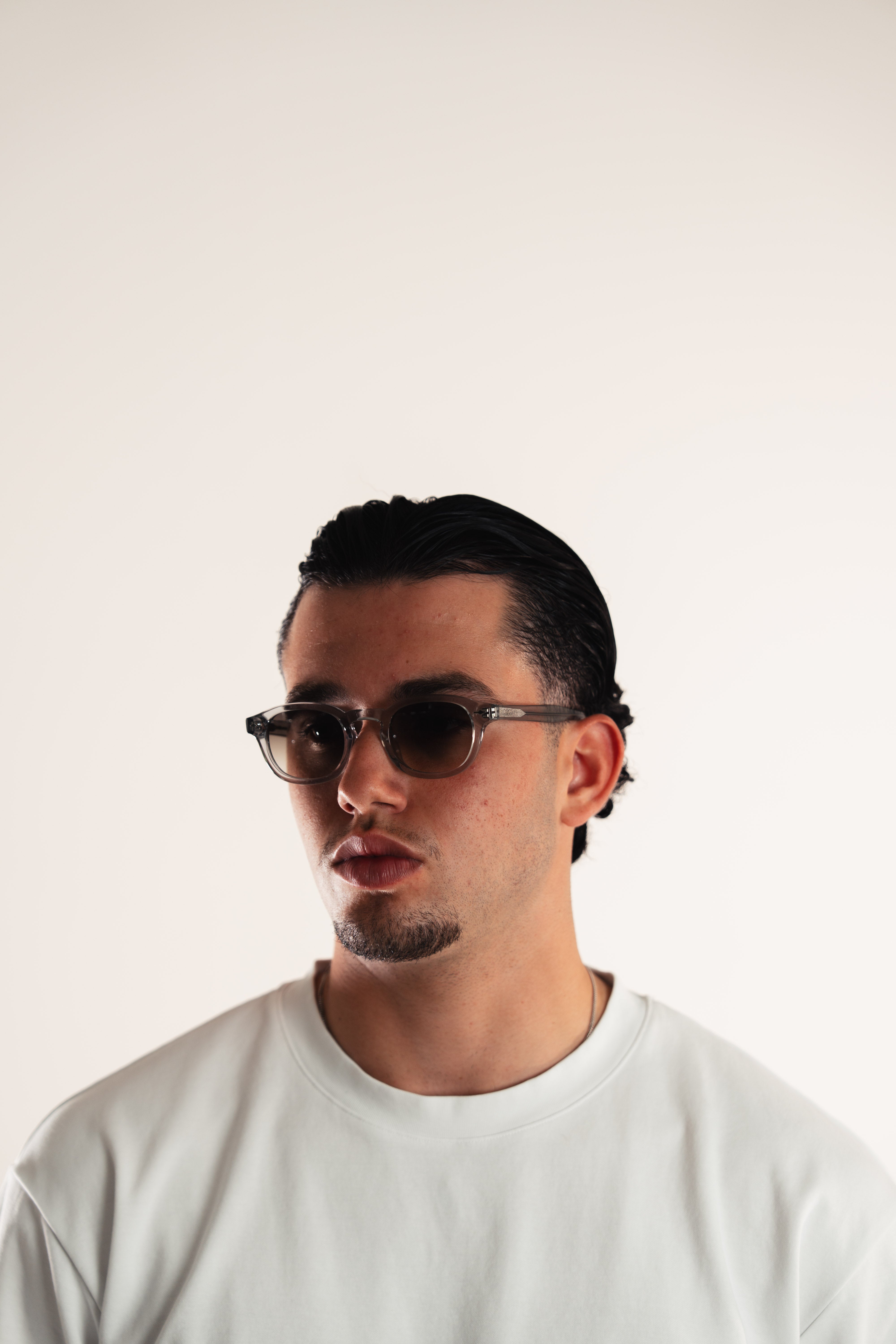 Lye II OCCU premium sunglasses model wearing silver green