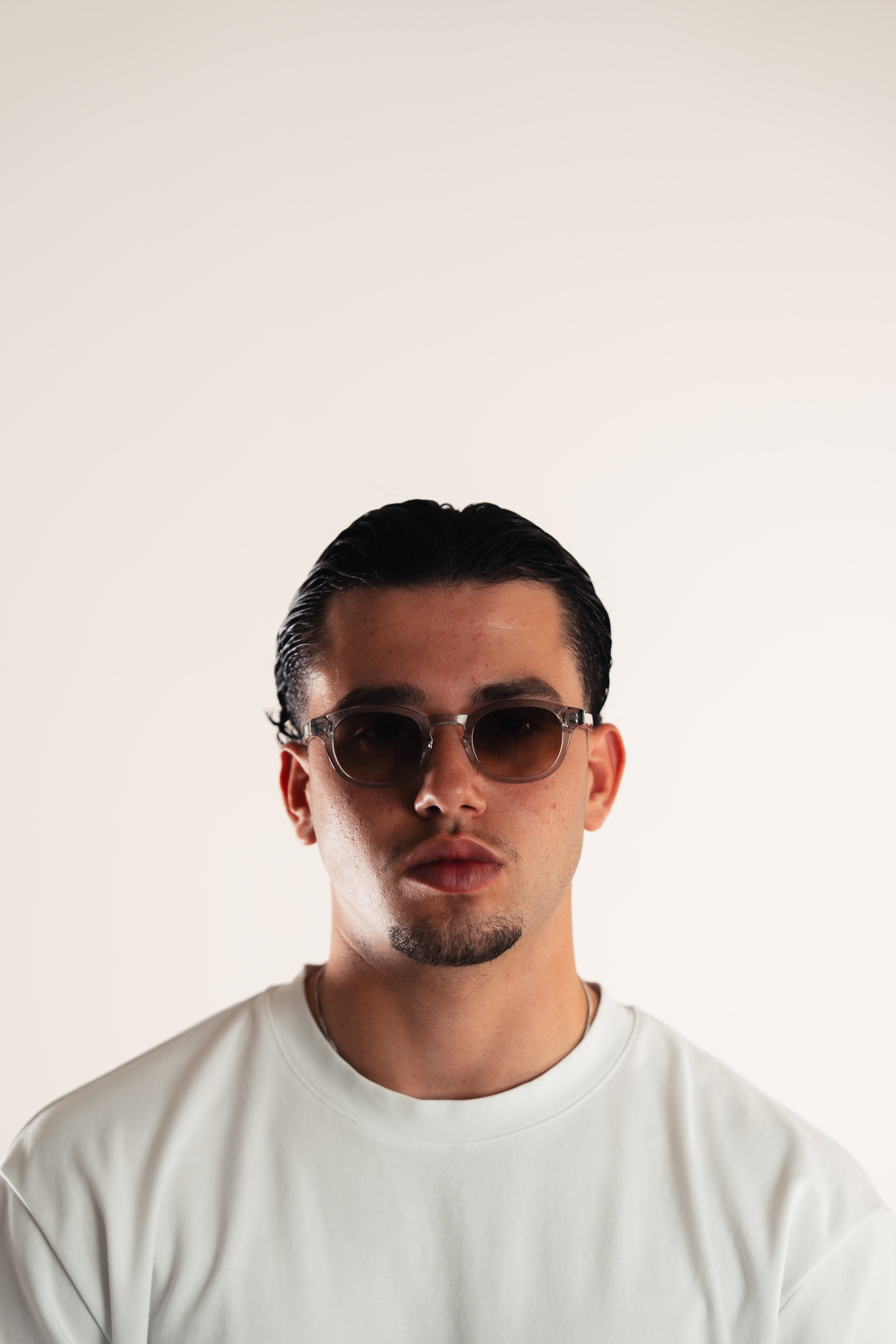 Sile OCCU lifestyle shot silver brown gradient sunglasses
