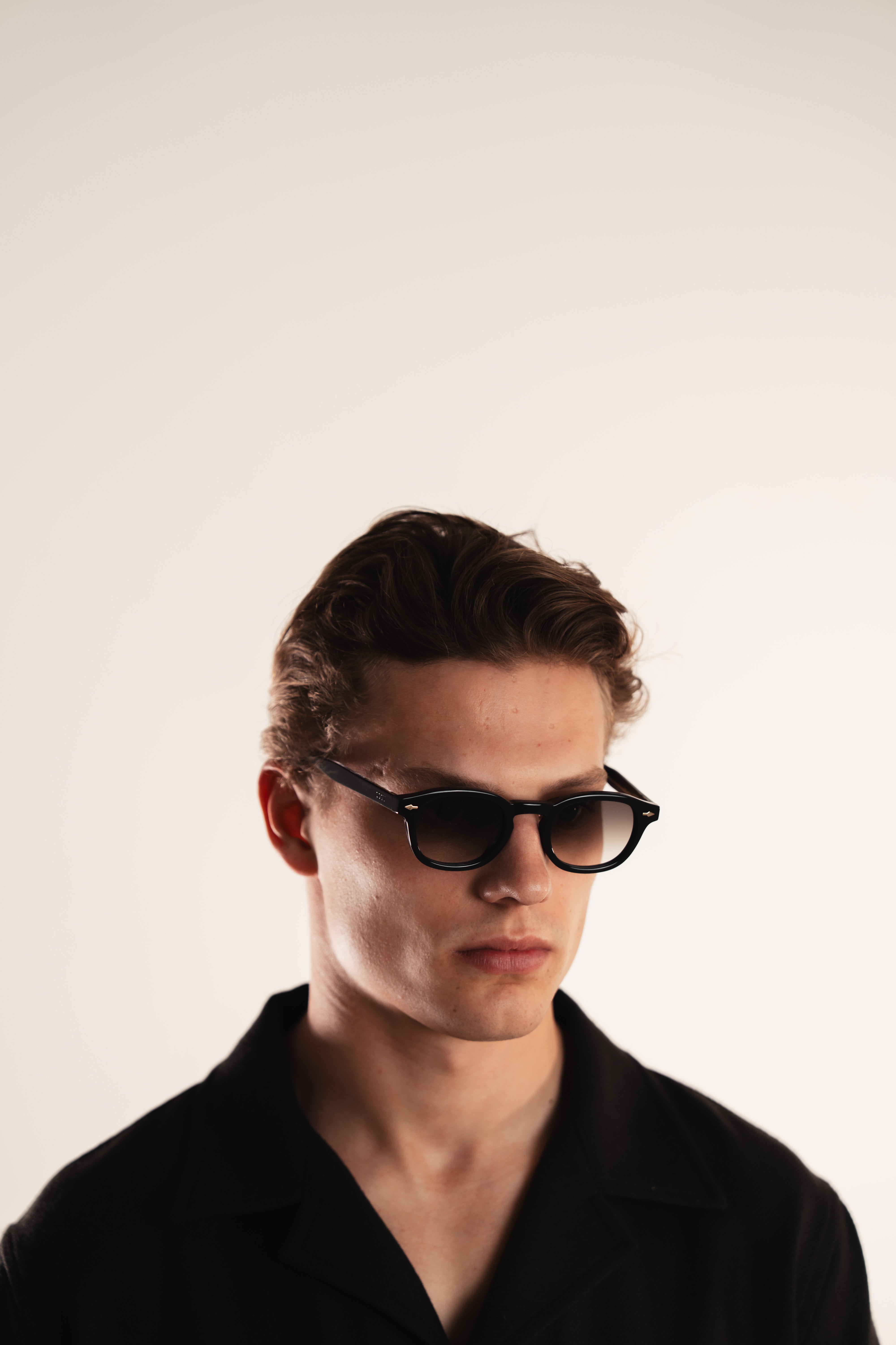 Dore OCCU premium sunglasses model wearing black brown